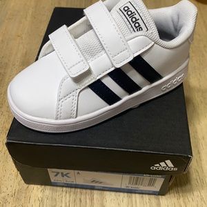 Adidas kid shoe